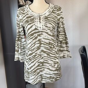 NWT Talbots Women’s Size XS Graphic Print 3/4 Sleeve Shirt